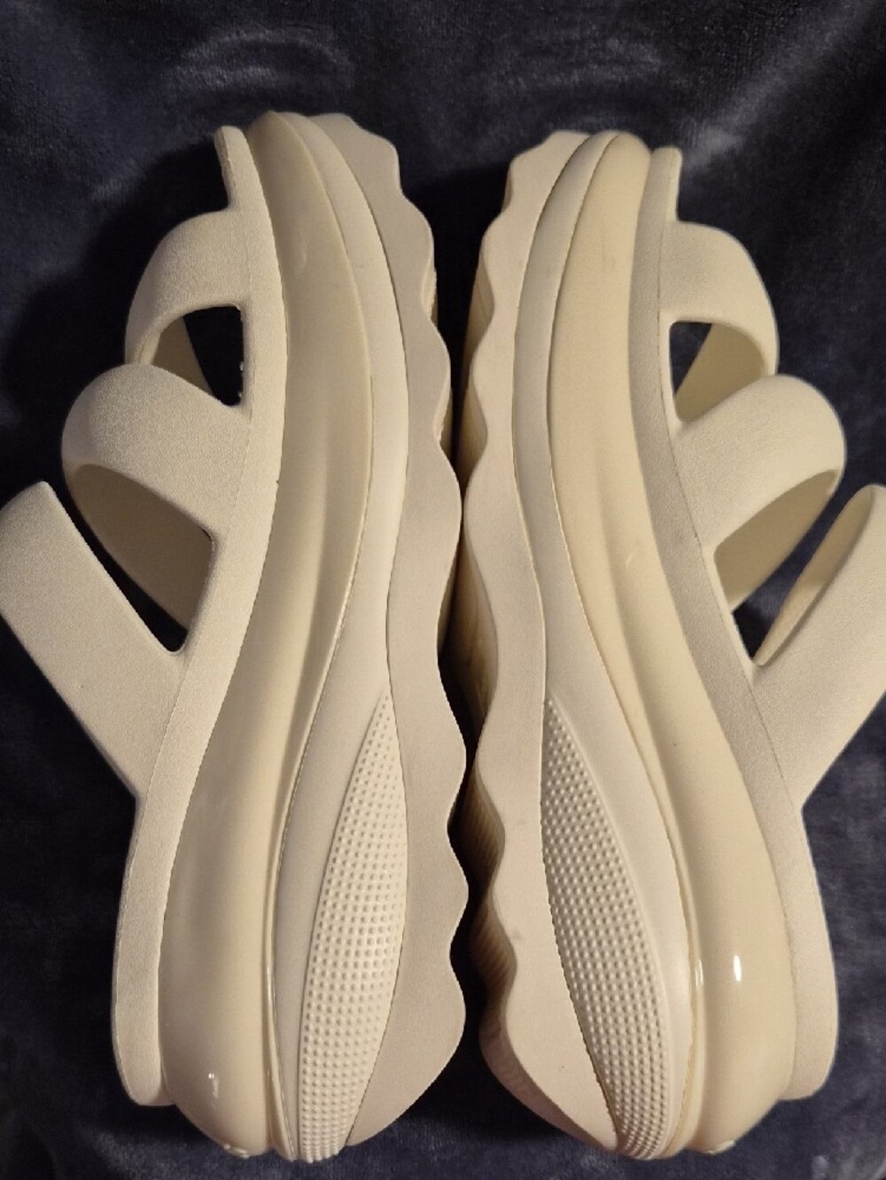 Crocs Womans Mega Crush Triple Strap Chalk White - Picture 5 of 8
